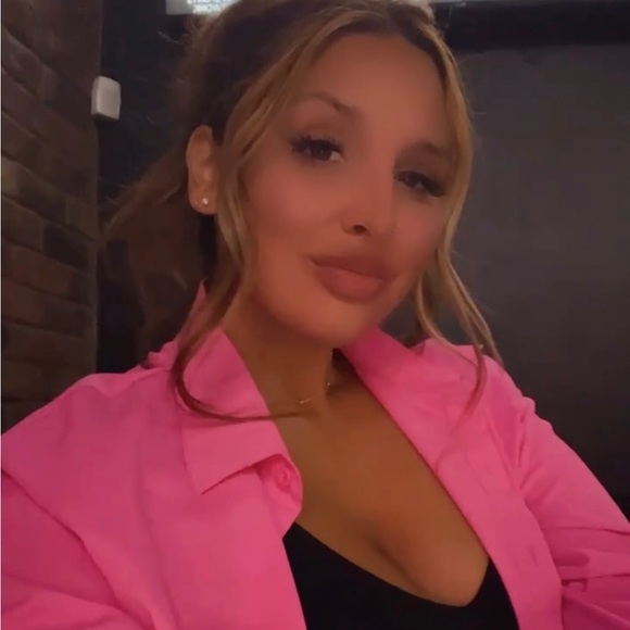 Meet your Posher, Alyssa - Picture 1 of 1